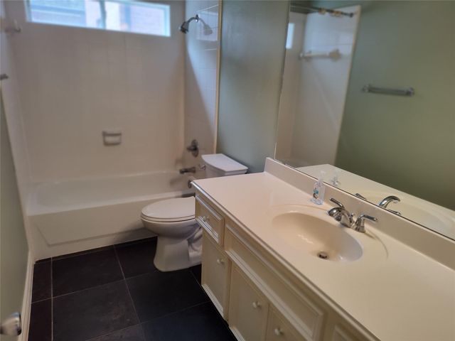 3010 Ravensport Drive, Pearland, TX 77584