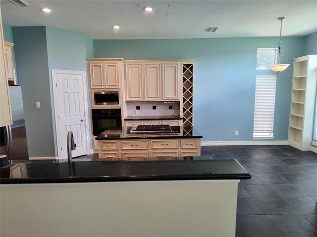 3010 Ravensport Drive, Pearland, TX 77584