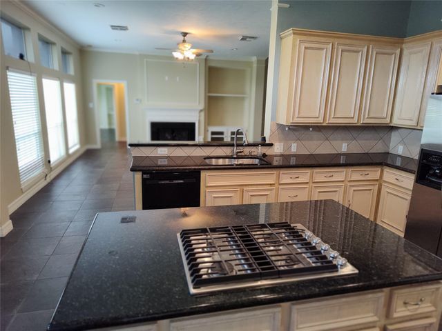 3010 Ravensport Drive, Pearland, TX 77584