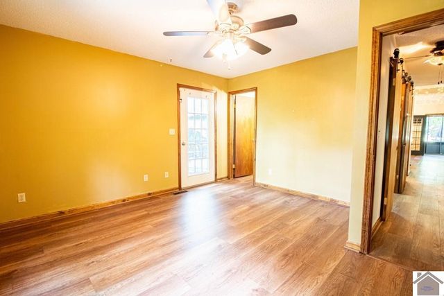 35 Castlewood Dr, Cadiz, KY 42211