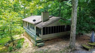 35 Castlewood Dr, Cadiz, KY 42211