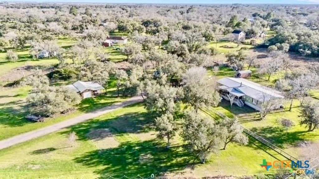 103 Forest View Drive, Victoria, TX 77905