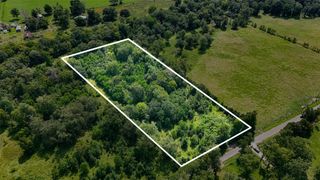 1401 County Road 2061, Hull, TX 77564