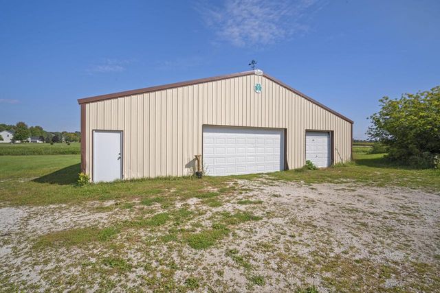 4560 Elmwood ROAD, Hubertus, WI 53033