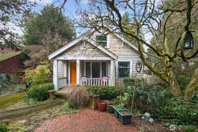 8707 Meridian Avenue N, Seattle, WA 98103