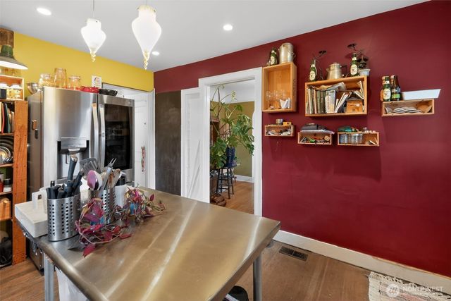 8707 Meridian Avenue N, Seattle, WA 98103