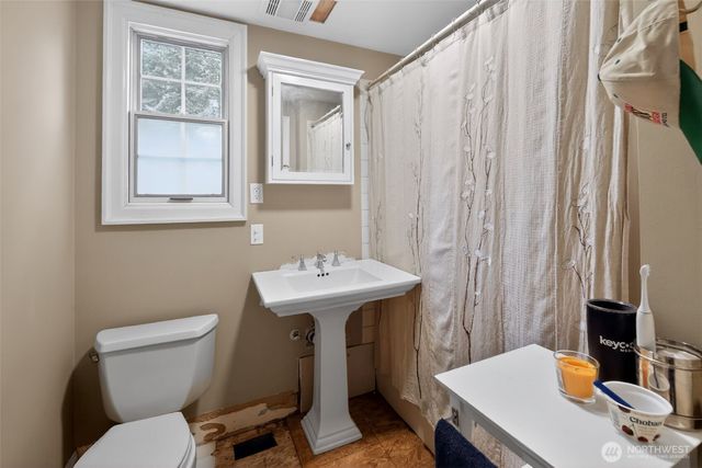 8707 Meridian Avenue N, Seattle, WA 98103