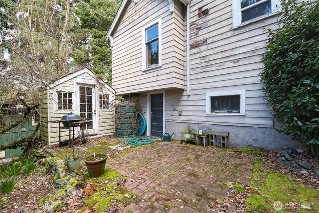 8707 Meridian Avenue N, Seattle, WA 98103