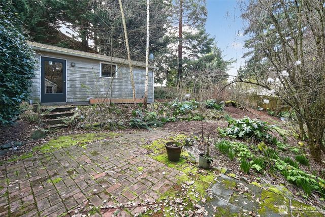 8707 Meridian Avenue N, Seattle, WA 98103