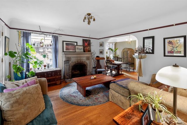 8707 Meridian Avenue N, Seattle, WA 98103