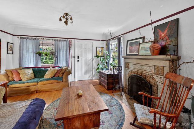 8707 Meridian Avenue N, Seattle, WA 98103