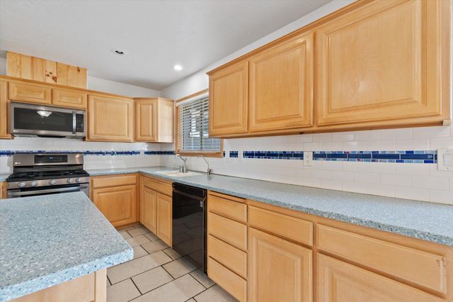 4706 Charmain Lane, Anderson, CA 96007