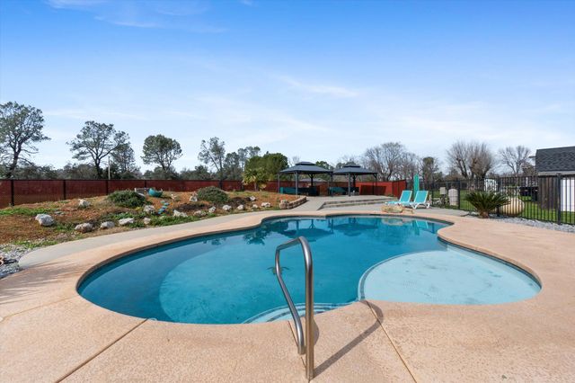 4706 Charmain Lane, Anderson, CA 96007