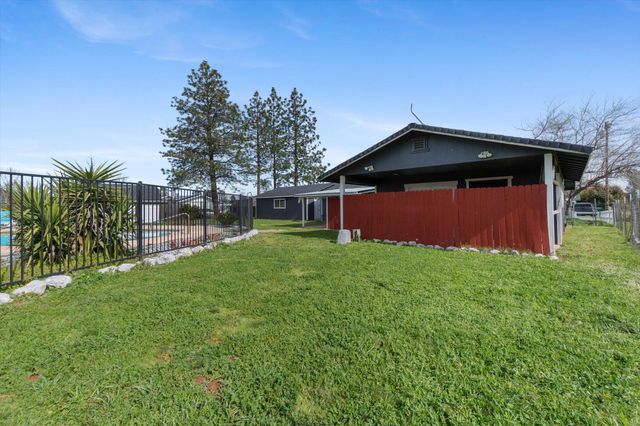 4706 Charmain Lane, Anderson, CA 96007