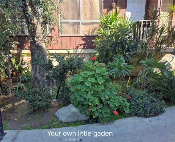 7320 Lennox Avenue, Van Nuys, CA 91405