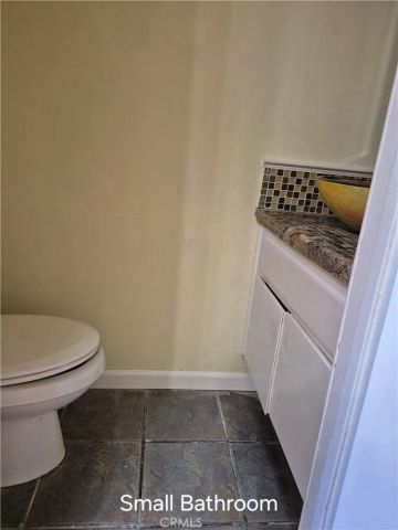 7320 Lennox Avenue, Van Nuys, CA 91405