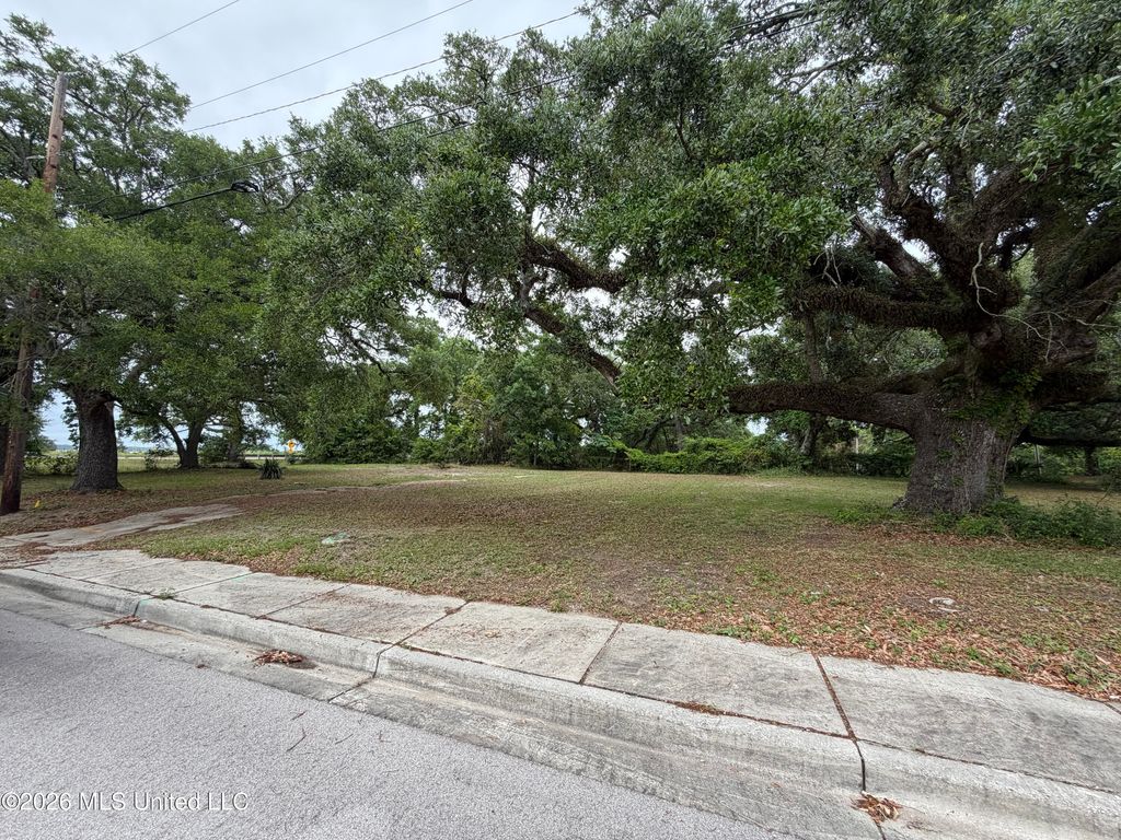 342 Strangi Avenue, Biloxi, MS 39530