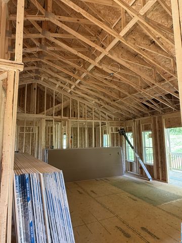 584 Buckeye Rd, Cumberland City, TN 37050