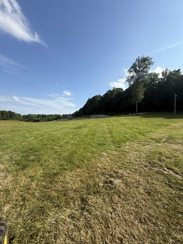 584 Buckeye Rd, Cumberland City, TN 37050