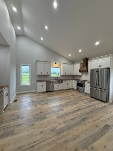 584 Buckeye Rd, Cumberland City, TN 37050