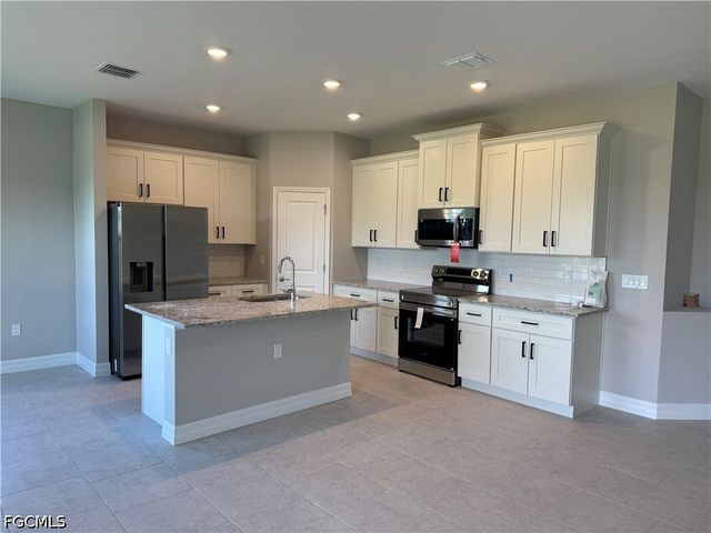 3105 66th ST W, Lehigh Acres, FL 33971