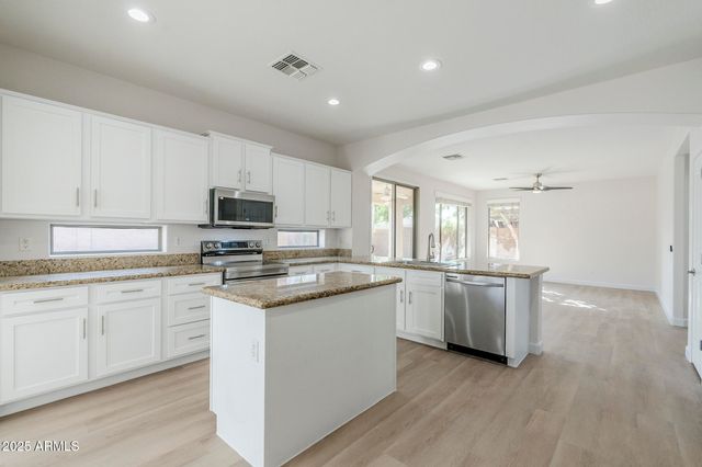 4389 E MUIRFIELD Street, Gilbert, AZ 85298