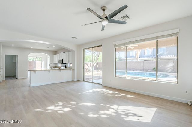 4389 E MUIRFIELD Street, Gilbert, AZ 85298