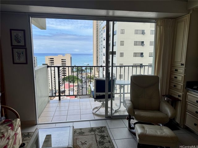 2440 Kuhio Avenue 1710, Honolulu, HI 96815