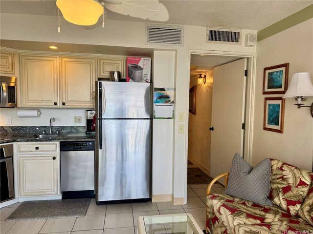 2440 Kuhio Avenue 1710, Honolulu, HI 96815