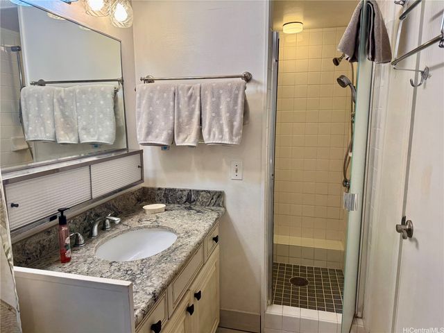 2440 Kuhio Avenue 1710, Honolulu, HI 96815