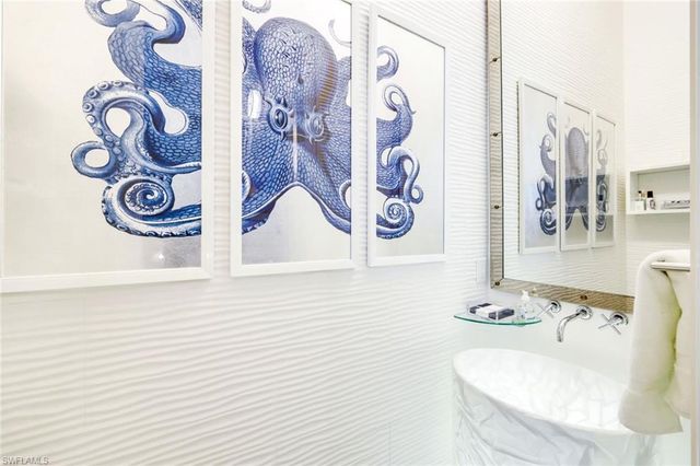 510 2nd ST S 102, Naples, FL 34102