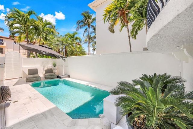 510 2nd ST S 102, Naples, FL 34102