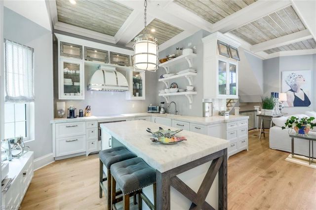 510 2nd ST S 102, Naples, FL 34102