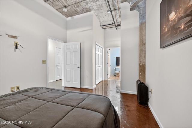 745 Washington Street, Apt 305, Toledo, OH 43604