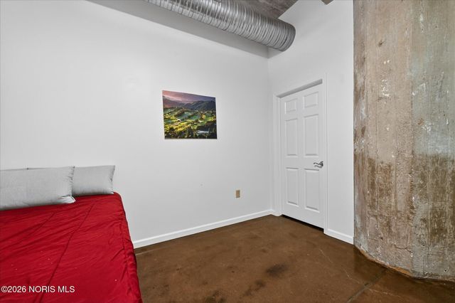 745 Washington Street, Apt 305, Toledo, OH 43604