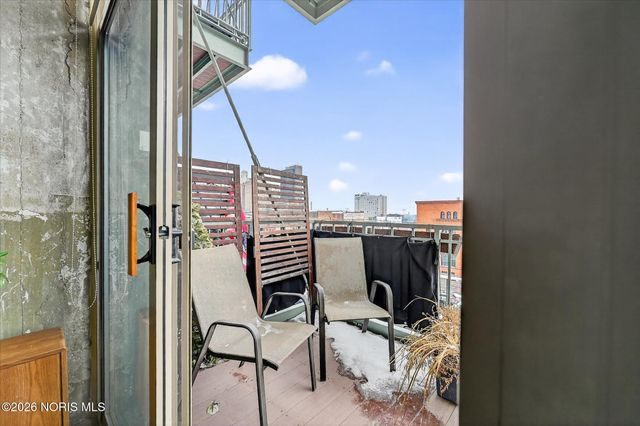 745 Washington Street, Apt 305, Toledo, OH 43604