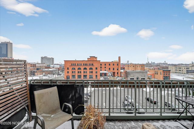 745 Washington Street, Apt 305, Toledo, OH 43604