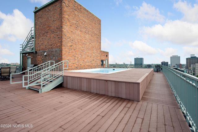 745 Washington Street, Apt 305, Toledo, OH 43604