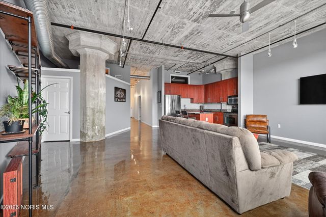 745 Washington Street, Apt 305, Toledo, OH 43604