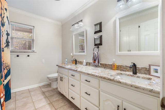 2702 Tracey Street, Denison, TX 75020