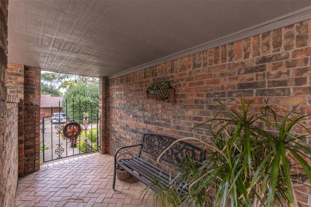 2702 Tracey Street, Denison, TX 75020