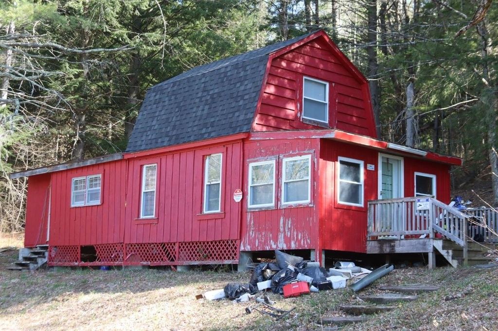 1594 White Road, Corinth, VT 05039