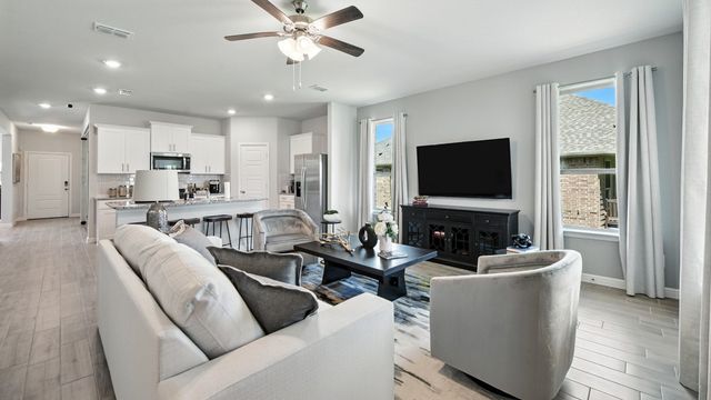 529 CRINER Street, Grandview, TX 76050