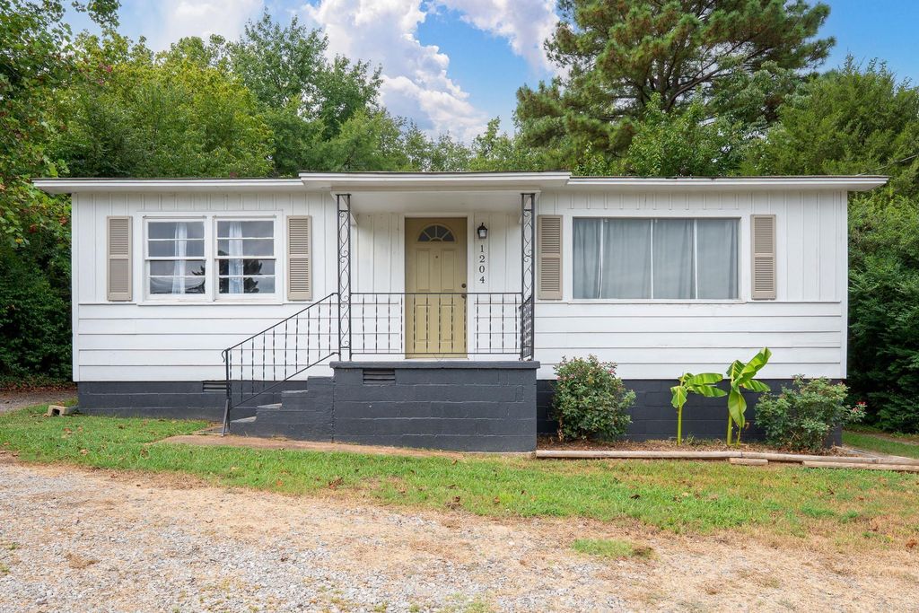 1204 W Main Street, Heber Springs, AR 72543