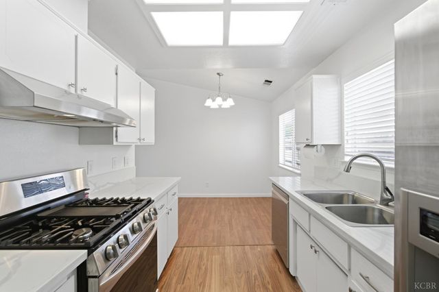 693 Basil Court, Lemoore, CA 93245