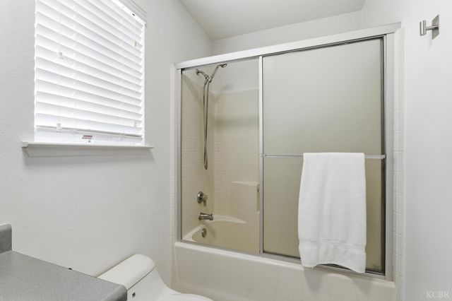 693 Basil Court, Lemoore, CA 93245