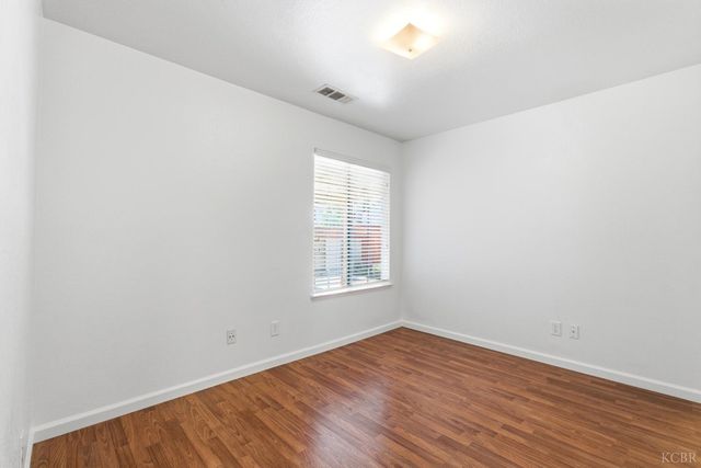 693 Basil Court, Lemoore, CA 93245