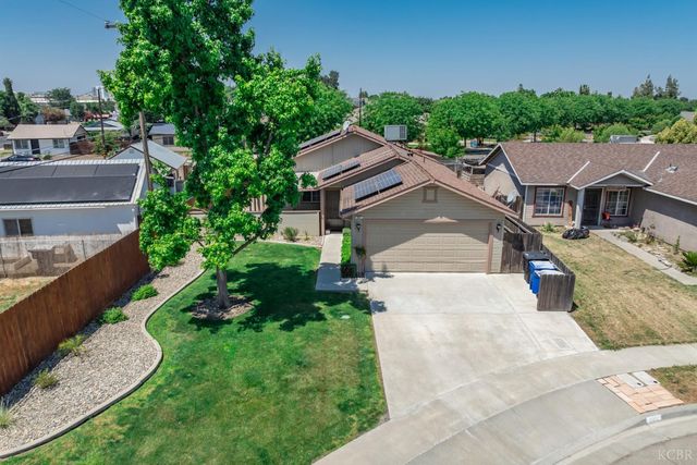 693 Basil Court, Lemoore, CA 93245