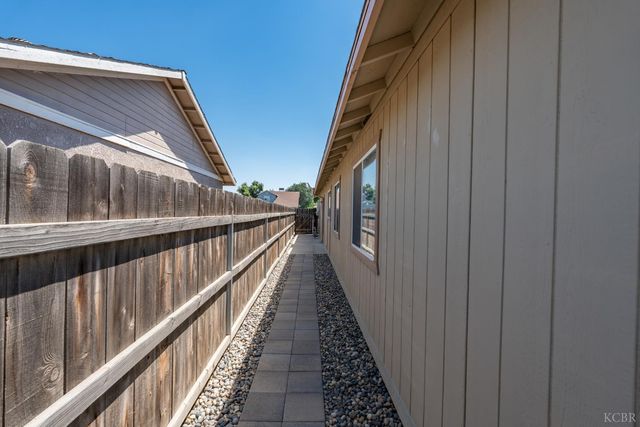693 Basil Court, Lemoore, CA 93245