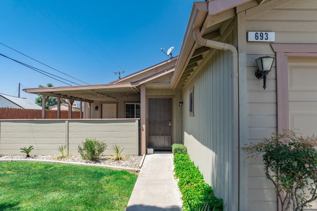 693 Basil Court, Lemoore, CA 93245
